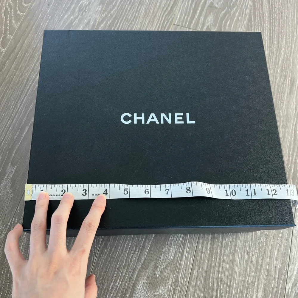 Chanel Box - Picture 3 of 8